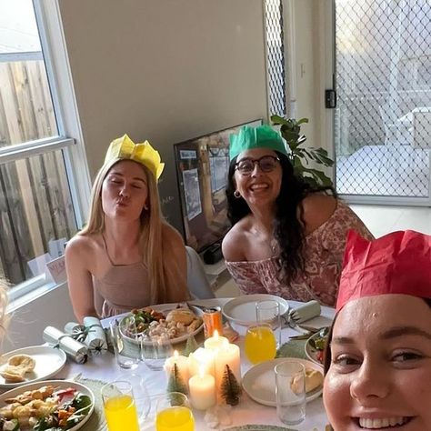 rachel catherine 👼🏼 on Instagram: "I LOVE CHRISTMAS" Rachel Catherine, I Love Christmas, December 19, Love Christmas, Dinner Party, I Love, Christmas, On Instagram, Instagram