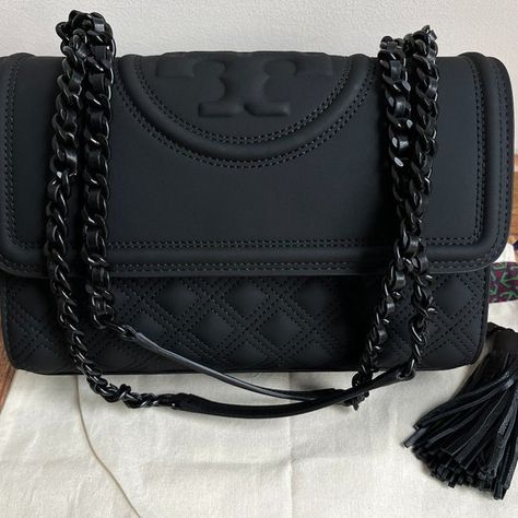 Authentic Tory burch Fleming Matte Convertible Shoulder Bag Tori Burch Handbags, Tori Burch Bags, Tory Burch Fleming Bag, Black Sling Bag, Tory Burch Crossbody Bag, Tori Burch, Alesha Dixon, Fall Wishlist, Luxury Tote Bags