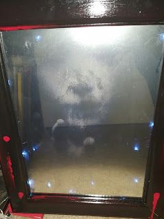 Infinity Mirror Diy Halloween, Diy Fun House Mirror, Spooky Halloween Mirror Diy, Scary Mirror Diy, Diy Mirror Sign, Halloween Entryway Decor Indoor, Haunted Mirror Diy, Spooky Mirror Diy, Halloween Mirror Ideas