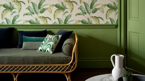 Dado Rail Ideas: How to Use This Detail to Transform a Room | Homebuilding Dado Rail Wallpaper, Dado Rail Bedroom Ideas, Dado Rail Bedroom, Dado Rail Ideas, Dado Rail Living Room, Wallpaper Ideas For Living Room, Moulding Detail, Living Room Color Combination, Bungalow Decor