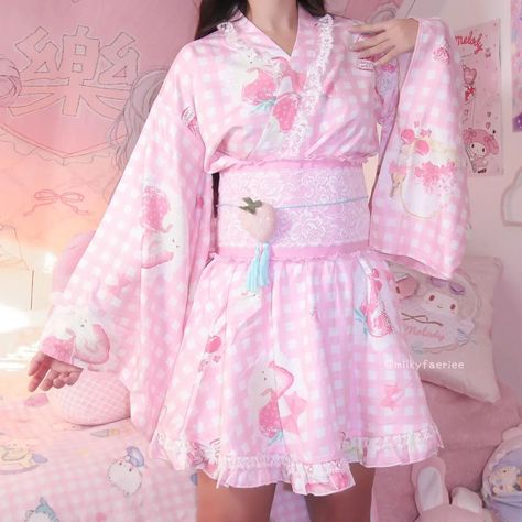 Gyaru Kimono, Pink Spring Festival Kimono, Traditional Pink Kimono For Spring, Shiromuku Kimono, Traditional Pink Summer Kimono, Cute Kimonos, Pink Kimono, Kimono Dress, Kawaii Clothes