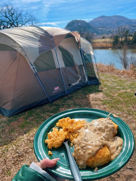 Camping Breakfast Aesthetic, Camping Meals Aesthetic, Biscuits And Gravy Camping, Aesthetic Biscuits, Camp Breakfast, Tent Campsite, Coleman Tent, Coleman Camping, Green Jacket Women