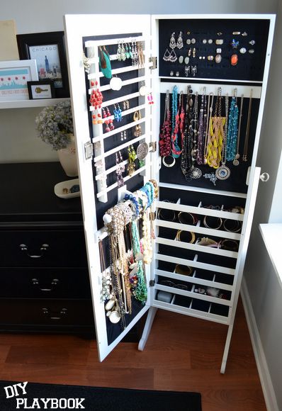 My amazing jewelry cabinet which keeps everything organized perfectly - and keeps things safe because it has a lock! Cabinet Organization Diy, Room Organizers, Jewelry Organizer Drawer, Jewerly Organizer, Mirror Jewelry Armoire, Diy Playbook, Mirror Jewellery Cabinet, Bathroom Cabinet Organization, Jewelry Drawer