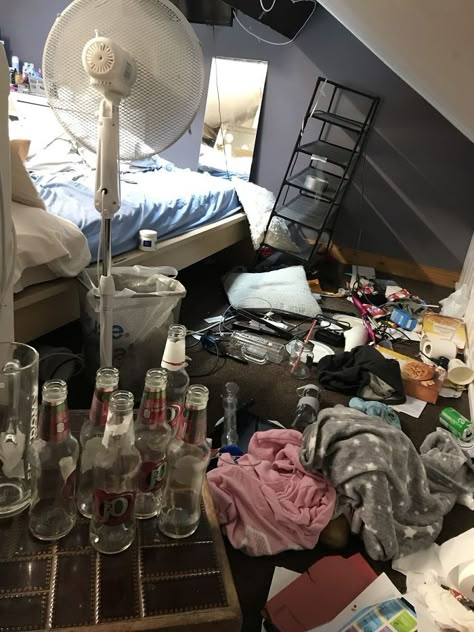 Dirt Room Ideas, Trash Room Aesthetic, Trashed Bedroom, Chaotic Bedroom Aesthetic, Bedroom Ideas Messy, Cursed Bedroom, Messy Hotel Room, Gross Bedroom, Disgusting Bedroom