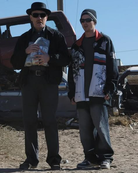 Jessie And Walter White, Jesse Pinkman Outfit, Breaking Bad Costume, Beaking Bad, Duo Costumes, Aaron Paul, Call Saul, Walter White, Jesse Pinkman