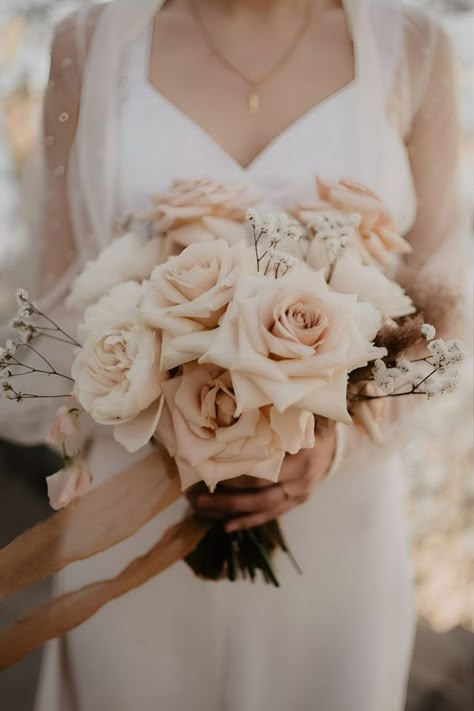 Nude Wedding Bouquet, White Carnations Wedding, Wedding Bouquet Champagne, Blush Rose Bouquet, Bouquet Styles, Taupe Wedding, Blush Bouquet Wedding, Simple Wedding Bouquets, Beige Shades