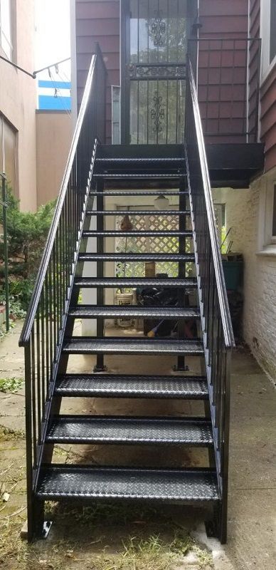 outdoor steel steps Steel Steps Design, Iron Steps Design, Metal Stairs Design, Metal Outdoor Stairs, Terrace Stairs Outdoor, Metal Stairs Outdoor, Iron Stairs Design Outdoor, Metal Deck Stairs, Iron Stairs Design