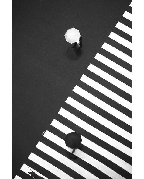 Negative Space Photography, Contrast Photography, Carlos Castaneda, Line Photography, Black And White Photo Wall, Minimalist Photos, Space Photography, Shadow Photography, Cicely Mary Barker