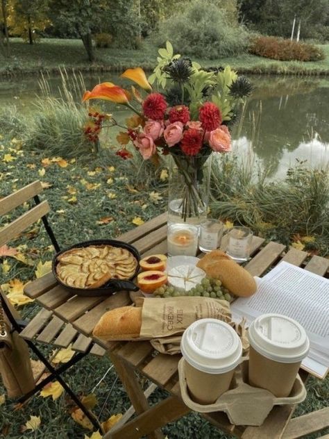 be kind, always. Picnic Date Food, Picnic Inspiration, Picnic Date, Cottage Core Aesthetic, Picnic Time, Cottagecore Aesthetic, Spring Vibes, A Picnic, Small Canvas