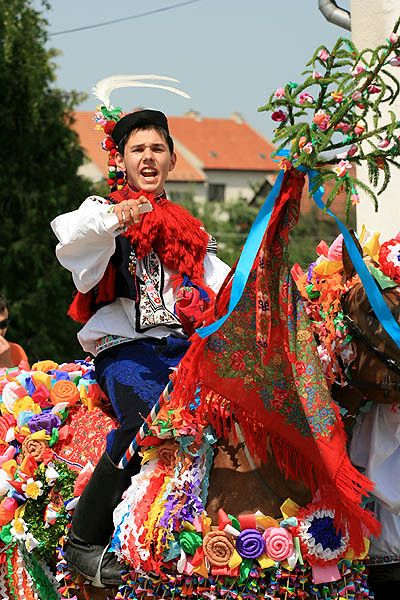 Slovak Culture, Slavic Folklore, Czech Art, Folk Clothing, The Kings, New Earth, Eastern European, European Countries, Folk Costume