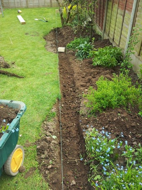 Backyard Garden Oasis, Wooden Garden Borders, Garden Oasis Ideas, Sleepers Garden, Garden Edging Stones, Green Therapy, Sleepers In Garden, Modern Gardening, Landscaping Along Fence