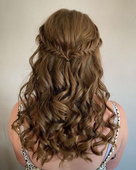 Ponytail With Curly Hair | Braids With Curly Hair #hairstyles Hairstyles For Prom Half Up, Half Up Half Curly Hairstyles, Curly Hairstyles For Homecoming Curls, Curly Braid Half Up Half Down, Half Up Curly Prom Hair, Haïr Style Curly Hair Wedding, Hair Curly Style Ideas, Down Curly Hairstyles For Prom, Curly Evening Hairstyles