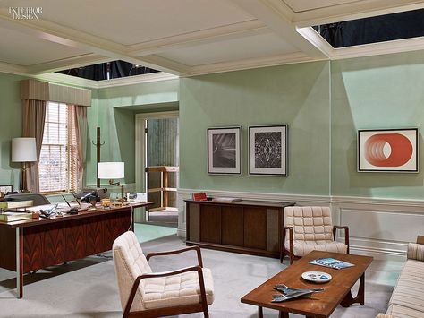 An office with white chairs, wooden desk and coffee table. Mint walls. Tour the Sets of Mad Men Mad Men Interior Design, Vintage Office Design, Mad Men Office, Mint Walls, Mid Century Office, Tv Set Design, Mad Men Fashion, Office Designs, Retro Interior