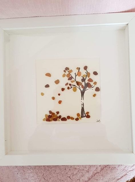 Brown Beach Glass Art, Fall Beach Glass Art, Seaglass Picture Ideas, Fall Sea Glass Art, Brown Sea Glass Art, Sea Glass Artwork, Sea Glass Art Diy, Sea Glass Mosaic, Sea Glass Art Projects