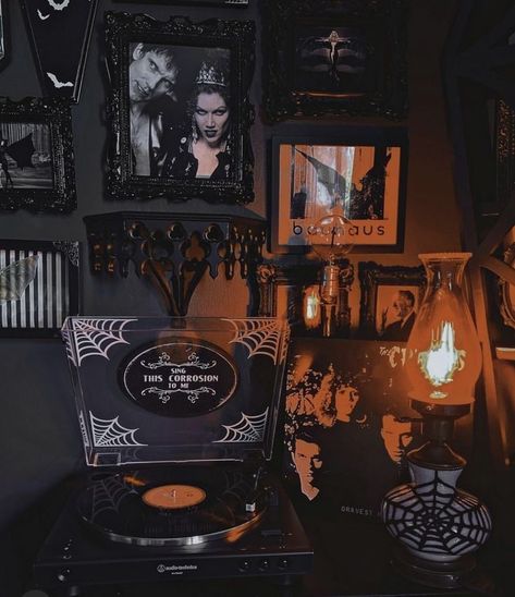 Gothic decor turntable room Addams Family Inspired Home, Gothic Gaming Room, Gothic Victorian Home Decor, Gothic Rooms, Gothic Victorian Homes, Goth Bedroom Ideas, Goth Interior, Gothic Office, Gothic Cottage