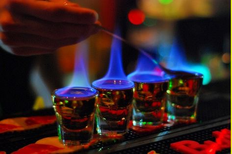 Flaming Shots, Bartending 101, Shots Shots Shots, Bartenders Guide, Hey Bartender, Cocktail Shots, Lille France, Alcohol Recipes, Adult Drinks