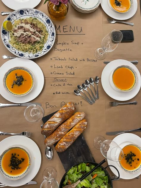 The tablecloth is the menu. #tabledecor tablesetting #fontanlesetting #dinner #fundinner #dinnerideas #dinnerconsept #hostingaparty #hostingaparty #hostingmeal #brownpaperbagcrafts #brownpaperidea #doityourselfproject #tableinspiration #tableideas #healthylifestyle #healthyfood #healthyfoodideas Brown Paper Dinner Table, Tropical Dinner Table, Brown Paper Tablecloth, Dinner Party Theme Ideas, Dinner Party Table Settings, Salad Cake, Bday Dinner, Graduation Dinner, Italian Dinner Party