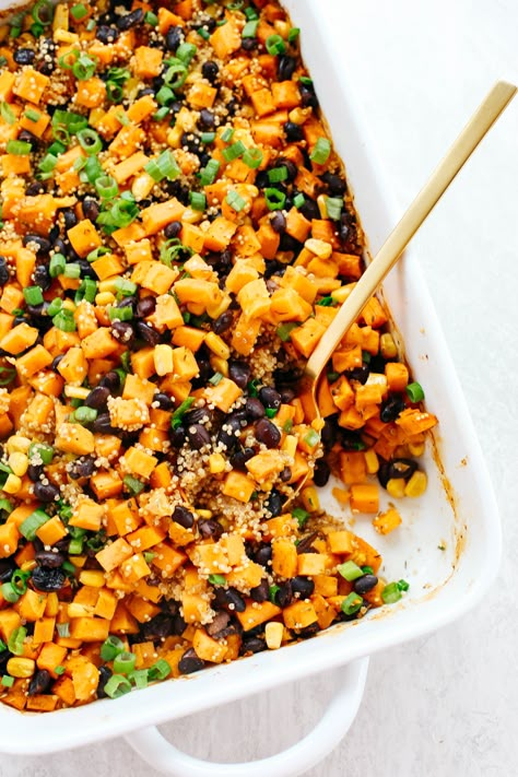 Sweet Potato & Black Bean Quinoa Bake - Eat Yourself Skinny Recipes With Sweet Potatoes, Sweet Potatoes And Black Beans, Quinoa Bake, Bean Quinoa, Sweet Potato Black Bean, Quinoa Sweet Potato, Black Bean Quinoa, Sweet Potato Black Beans, Fast Life