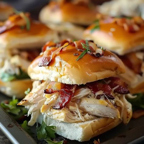 Chicken Bacon Ranch Sliders Bacon Chicken Ranch Sliders, Chicken Blt Sliders, Hawian Roll Sandwiches Turkey, Chicken Bacon Ranch Sliders Recipes, Shredded Chicken Sliders Recipes, Chicken Hawaiian Roll Sliders, Chicken Bacon Sliders, Pulled Chicken Sliders, Chicken Bacon Ranch Sliders