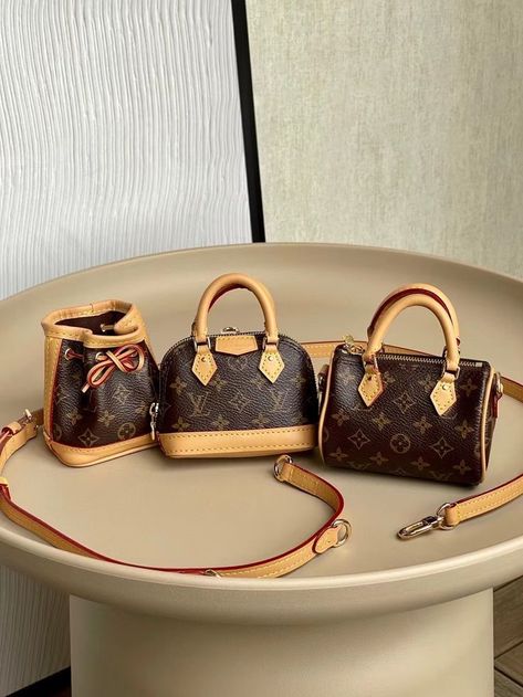 Louis Vuitton Mini Purse, Mini Bag Louis Vuitton, Mini Louis Vuitton Bag, Small Louis Vuitton Bag, Louis Vuitton Mini Bag, Tote Bag Outfit, Louis Bag, Sac Louis Vuitton, Louis Vuitton Mini