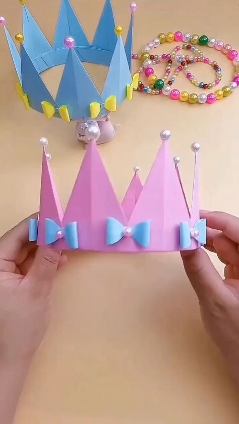 Beautiful DIY Crown🤩 Ecofriendly Crafts, Diy Paper Toys, Paper Art Projects, Homeschool Crafts, Weekend Crafts, Diy Crown, Paper Craft Ideas, Handmade Greeting Cards, Crafty Moms