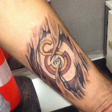 Galatasaray tattoo Galatasaray Tattoo, Cars Movie, Lion Tattoo, Popular Tattoos, Disney Cars, Arm Tattoo, Tattoo Designs, Batman, Tattoos