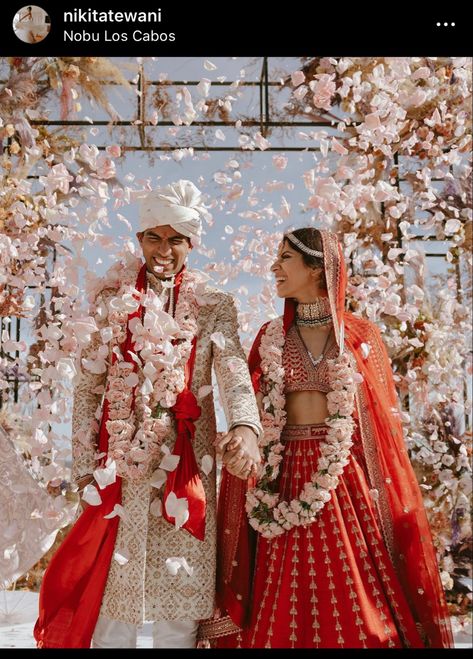 Decoration For Indian Wedding, Brown Couples, Red Wedding Lehenga, Couples Candid Photography, Wedding In Turkey, Mandap Decoration, Beach Wedding Outfit, Turkey Wedding, Indian Wedding Poses