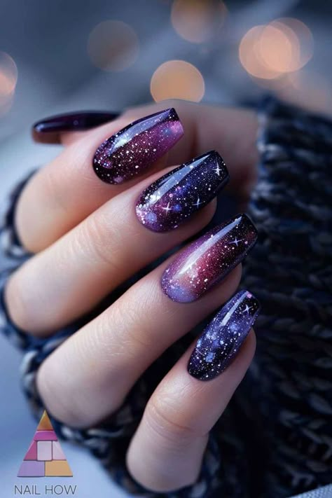 Nebula Nail Art, Galaxy Wedding Nails, Nail Galaxy Design, Night Sky Nail Designs, Galaxy Nail Art Designs, Cosmic Nail Designs, Pink Galaxy Nails, Purple Celestial Nails, Northern Lights Nail Art