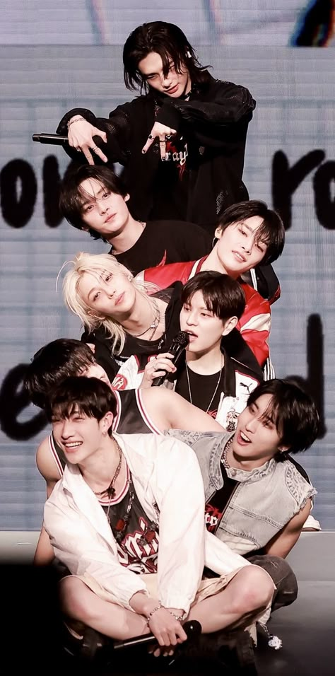 Skz Concert Photos Ot8, Stray Kids Rockstar Concept, Straykids Concert Aesthetic, Skzoo Ot8 Wallpaper, Skz Video Wallpaper, Skz Cute Group Photo, Stray Kids Group Pic Wallpaper, Straykids Cute Group Photo, Skz Background Wallpaper