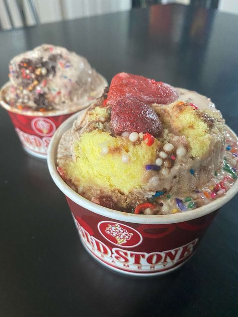 Taste Test: Cold Stone’s New 2021 Holiday Flavors - Thrillist Cold Stone Ice Cream, Red Velvet Ice, Cake Batter Ice Cream, Holiday Flavors, Red Velvet Ice Cream, Holiday Ice Cream, Cold Stone Creamery, Fudge Flavors, Brownie Sundae