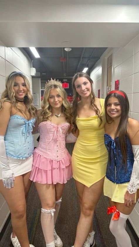 halloween costumes 2024 4 Ppl Halloween Costume, Aurora Halloween Costume, Girly Halloween Costumes, Disney Princess Halloween Costumes, Aurora Costume, Preppy Birthday, Princess Halloween, Halloween Princess, Princess Halloween Costume