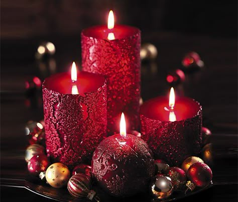 Attractive and Beautiful Candles Elegant Christmas Centerpieces, Candles And Lights, 4 Advent, Candles Light, Pretty Candle, Soya Mumu, Love Candles, Light A Candle, Candle In The Wind