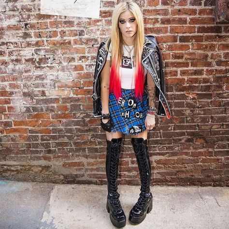 TRIPP NYC on Instagram: “@avrillavigne ❤️‍🔥 in our Plaid Circle Skirt 💙🖤 #biteme + + #avrillavigne #trippnyc” Avril Lavigne Tour, Avril Lavigne Outfits, Pop Punk Aesthetic, Avril Lavingne, Avril Lavigne Style, The Best Damn Thing, Punk Princess, Bite Me, Punk Girl