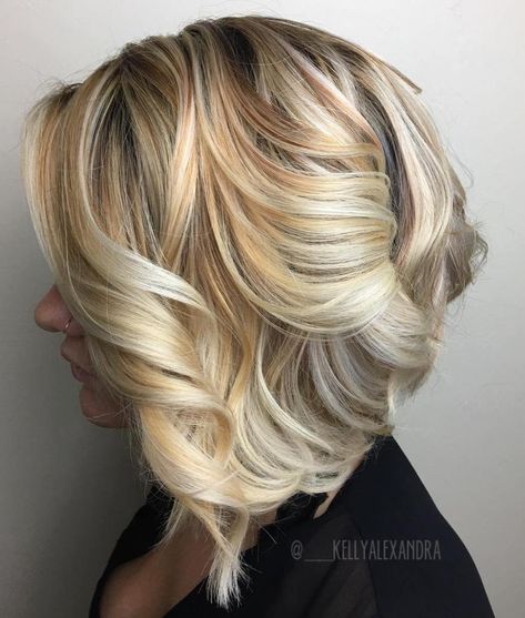 Curly Blonde Bob Hairstyle Hairstyles For Special Occasions, Angled Hair, Easy Curls, Trendy Bob Hairstyles, Blonde Bob Hairstyles, Wavy Bob Hairstyles, How To Curl Short Hair, Special Occasion Hairstyles, Hot Rollers