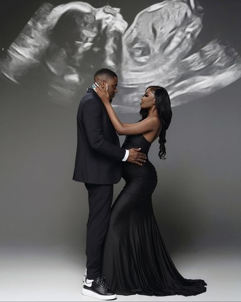 Black Couples Maternity Photoshoot Outside, Maternity Shoot For Couples, Pregnant Couple Shoot, All White Maternity Shoot Black Couple, Old Money Maternity Shoot, Couples Photoshoot Maternity, Ultrasound Maternity Pictures, Black Family Maternity Photoshoot, Maternity Couples Photography