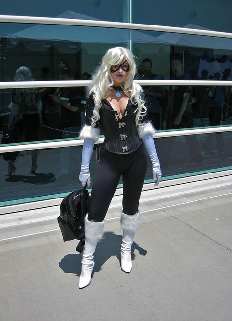 Character: Black Cat (Marvel), Cosplayer: Lorie Michelle Wheeler 'aka' Sw33t L0r3tta 'aka' Lorie W. From: West Hills, Los Angeles, California, US. Costume Made: 2008. Event: San Diego Comic Con 2010. Black Cat Costume Marvel, All Black Costumes, Us Costume, Black Cat Costume, Costume Party Decorations, Black Cat Cosplay, Black Cat Costumes, Black Cat Marvel, Cat Cosplay