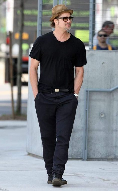 William Bradley Pitt, Brad Pitt News, Brad Pitt Pictures, Brad Pitt Style, Bradley Pitt, Christ Tattoo, Family Films, Street Fashion Men Streetwear, Whitney Museum