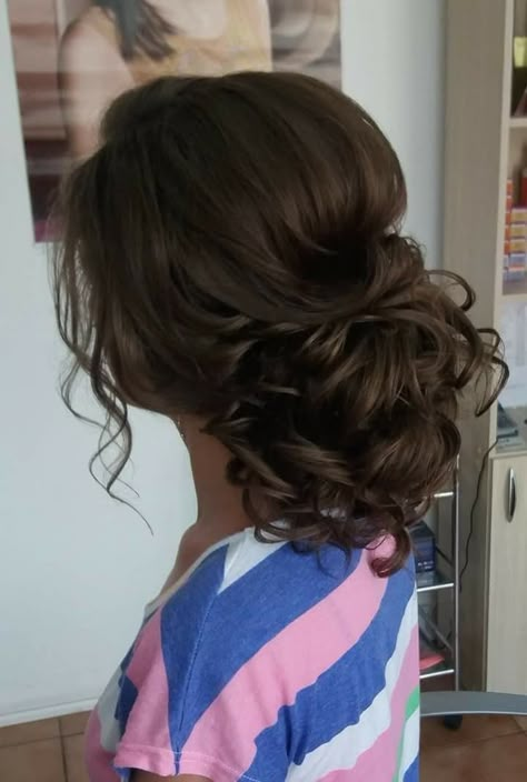 Wedding Hairstyles On Dark Hair, Prom Hairstyles Dark Hair Up Dos, Dark Brown Hair Bride Wedding Hairstyles, Dark Hair Updo Wedding Half Up, Quince Hairdos, Brown Wedding Updo, Brunette Updo Wedding Front View, Bridal Updo Dark Brown Hair, Loose Curls Updo