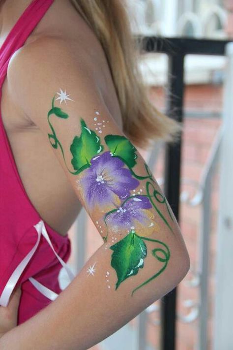 Flo Pleasure Garden, Wedding Body, Henna Paint, Arm Painting, Leg Painting, Henna Ideas, Glitter Face, Arm Design, Face Painting Designs