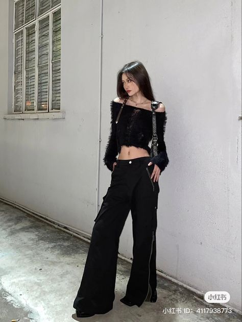 Black Outfit Korean, Goth Outfit, Chinese Fashion Street, Looks Black, Fashion Attire, Alternative Outfits, Korean Outfits, Instagram Foto, Lookbook Outfits