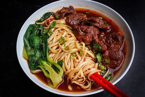 Niu Rou Mian Taiwanese Beef Noodle Soup 牛肉麵 Recipe Taiwanese Fried Chicken Recipe, Taiwanese Beef Noodle Soup, Steam Buns Recipe, Seonkyoung Longest, Noodle Soup Recipe, Chicken Recipes Video, Beef Noodle Soup, Asian Soup, Savory Soups