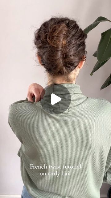 French Twist On Curly Hair, French Twist Curly Hair, Curly Hair French Twist, French Twist Wedding Hair, Curly French Twist, French Twist Tutorial, French Roll Hairstyle, French Twist Updo, Simple Hairstyle