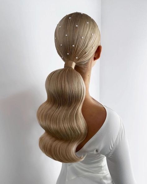 We’re crushing on this pearl ponytail from @beautybyrockagirl ⠀⠀⠀⠀⠀⠀⠀⠀⠀ #weddinghair #weddingponytail #pearlhairstyle #pearlweddingstyle Wedding Ponytail With Pearls, Hair With Pearls In It, Wedding Hairstyles Pearls, Ponytail With Hat, Bridal Hair Ponytail, Pearls In Hair, Pearl Ponytail, Ponytail Accessories, Basic Ponytail