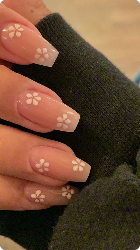 Paznokcie Hello Kitty, Uñas Aesthetic, Simple Toe Nails, Simple Spring Nails, Pink Nail Art, Animal Print Nails, Best Nail Art Designs, Nails 2021, Spring Nail Art