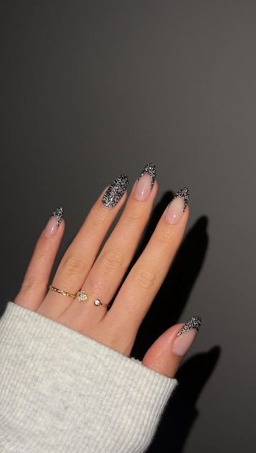 Dark Nails With Sparkle, Black Sparkly Tip Nails, Black Glitter Tips Nails, Black Nail Designs Glitter, White Nails With Black Glitter, Black Sparkly Nail Ideas, Black White Glitter Nails, Acrylic Nails Black Glitter, Black Nail Inspo For Prom