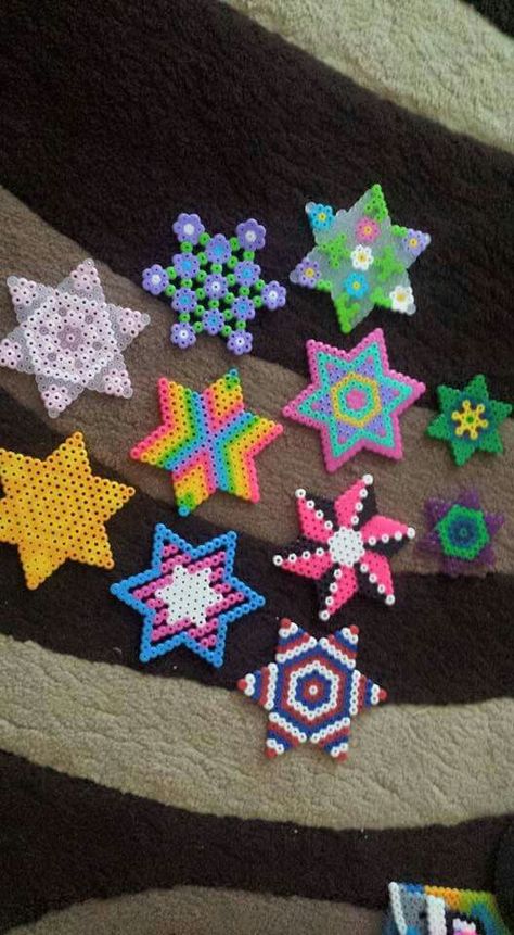 Perler Bead Patterns Star, Star Perler Bead Patterns, Hama Beads Star, Melt Beads Patterns, Hamma Beads Ideas, Melty Bead Patterns, Pearl Beads Pattern, Easy Perler Beads Ideas, Fuse Bead Patterns