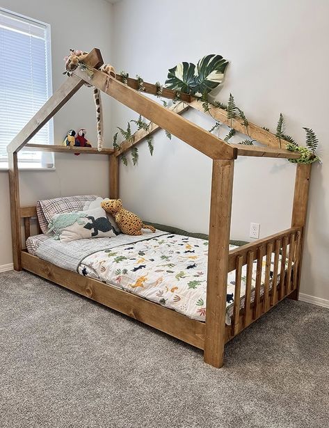 House Beds For Kids Diy, Diy Kids Bed, Simple Furniture Design, 4 Poster Bed, Garden Farming, Bedroom Inspiration Cozy, House Beds For Kids, Girls Bed, Kid Bed