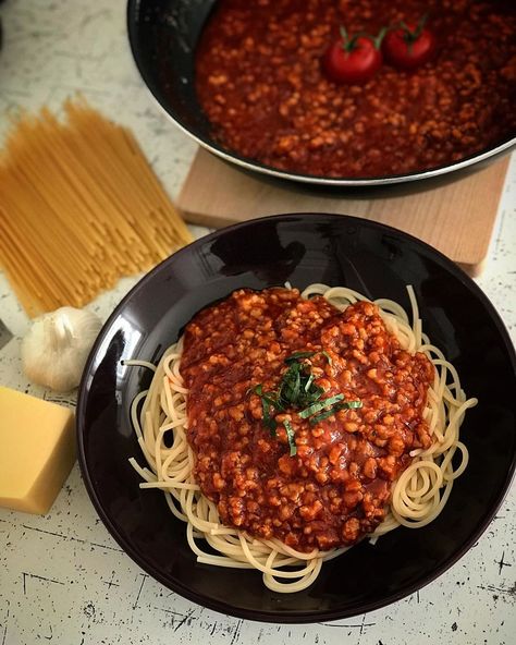 Spaghetti Bolognese Healthy, Spageti Bolognaise Aesthetic, Spagetti Bolognese Aesthetic, Spaghetti Bolognese Aesthetic, Bolognese Aesthetic, Spaghetti Cheese, Bolognese Spaghetti, Soy Meat, Bolognese Pasta