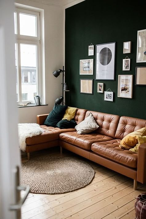 Brown Leather Sofa: Inspirational Living Room Ideas - Decoholic Brown Leather Sofa Living Room, Green Walls Living Room, Dark Green Living Room, Brown Leather Couch, Leather Couches, Walls Living Room, Leather Sofa Living Room, Green Living Room, Room Green