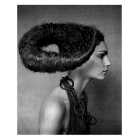 RUNWAY HAIR / via tumblr ❤ liked on Polyvore featuring accessories, hair accessories and people Hair Horn, Avant Garde Hair, Runway Hair, Haute Hair, Fantasy Hair, Hair Shows, Creative Hairstyles, Hair Art, Bad Hair